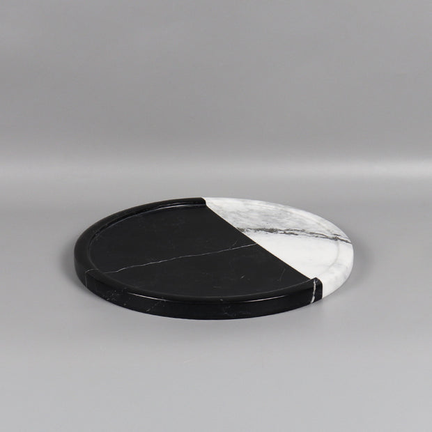 Luxury Round Marble Tray – Black & White Design